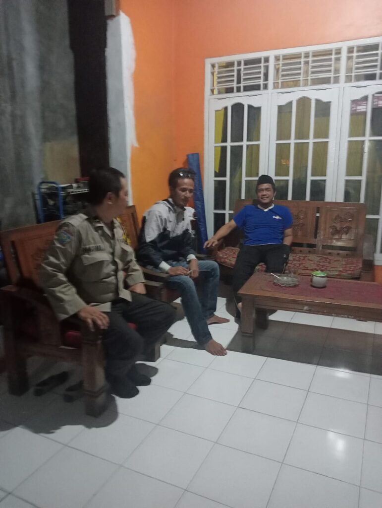 Anggota Polsek Cadasari Gelar Silaturahmi dengan Warga Desa Cadasari 3 WhatsApp Image 2024 06 12 at 09.48.10