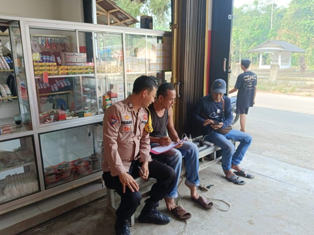 Polsek Menes Gelar Patroli Dialogis dan Himbauan Kepada Penjual Sparepart Kendaraan Bermotor 2 WhatsApp Image 2024 06 13 at 19.11.02