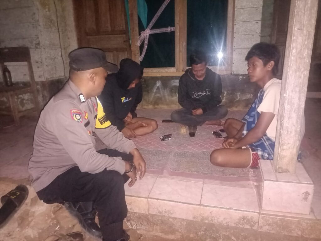Bhabinkamtibmas Polsek Cimanggu Bripka Ajat Sudrajat terus sambang dan pantau warga Binaanya 9 WhatsApp Image 2024 06 15 at 19.18.10