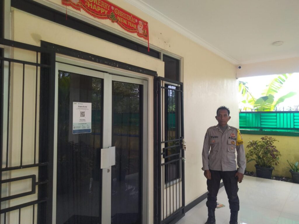 Polsek Carita Amankan Ibadah Umat Kristen di Rumah Ibadah Pantekosta Rahmat 10 WhatsApp Image 2024 06 16 at 12.52.30