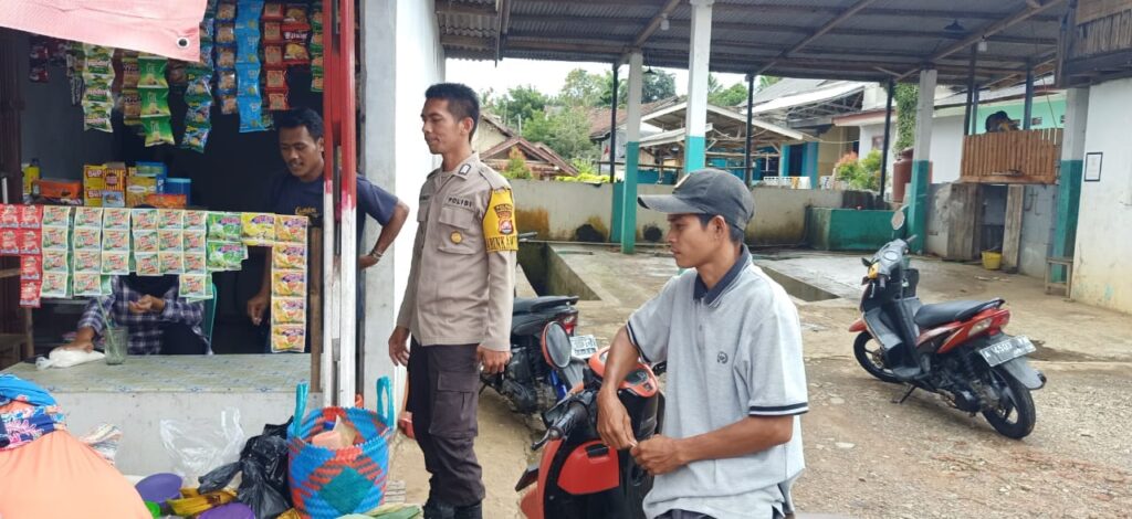 Bhabinkamtibmas Polsek Cimanggu Lakukan Sambang Warga untuk Jaga Kamtibmas 1 WhatsApp Image 2024 06 16 at 14.27.26