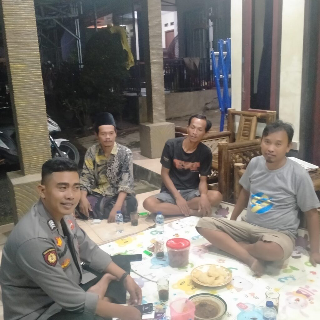 Bhabinkamtibmas Polsek Bojong Polres Pandeglang Gelar Sambang Dialogis dengan Warga Binaan 9 WhatsApp Image 2024 06 17 at 08.05.59