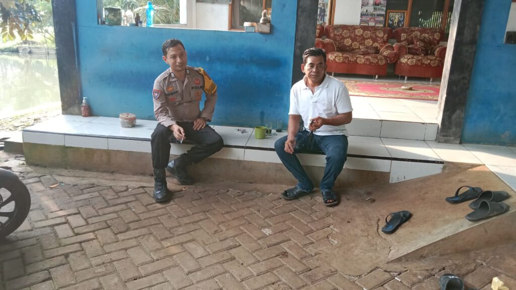 Polsek Menes Lakukan Sambang Kepada Mantan Kepala Desa Alas Wangi 5 WhatsApp Image 2024 06 17 at 12.02.59