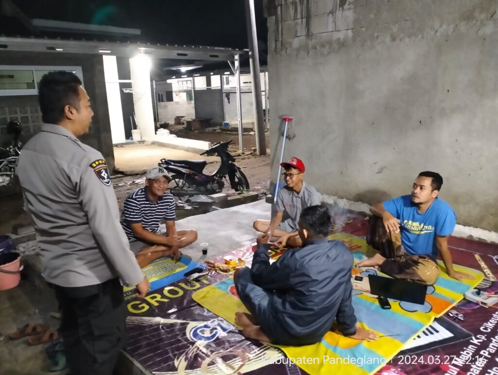Polsek Menes Pandeglang Gelar Himbauan Kamtibmas di Malam Hari 2 WhatsApp Image 2024 06 17 at 12.17.07