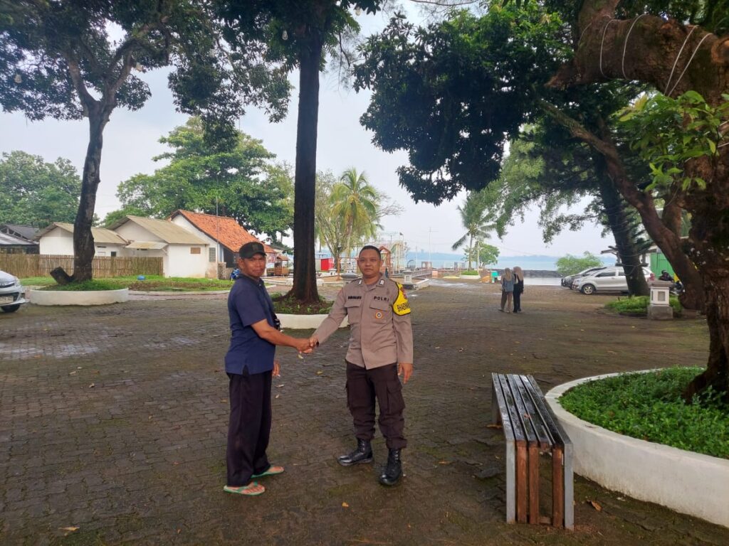 Polsek Carita Melaksanakan Patroli Wisata Pantai Carita pada Hari Libur Lebaran 6 WhatsApp Image 2024 06 17 at 17.02.00
