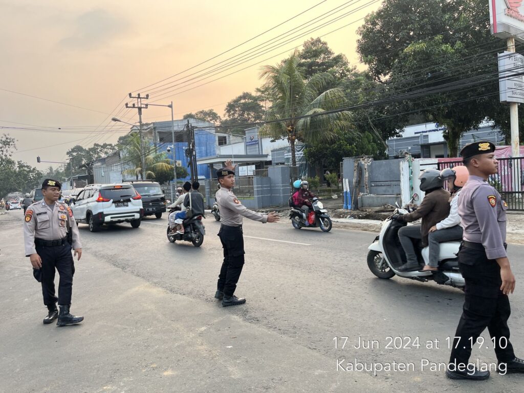 Sat Samapta Polres Pandeglang Gelar Strong Point pada Libur Lebaran Idul Adha 1445 H 5 WhatsApp Image 2024 06 17 at 18.51.30
