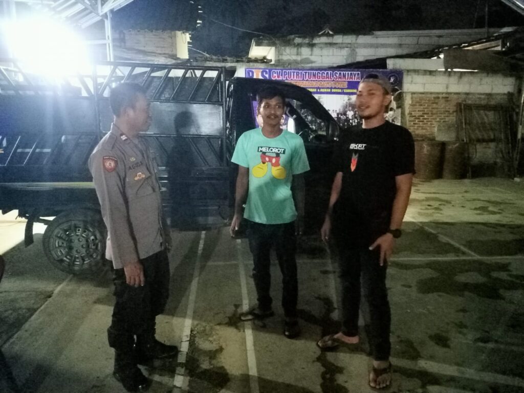 Polsek Cadasari Tingkatkan Pelayanan Masyarakat Melalui Patroli Rutin 6 WhatsApp Image 2024 06 19 at 09.06.04