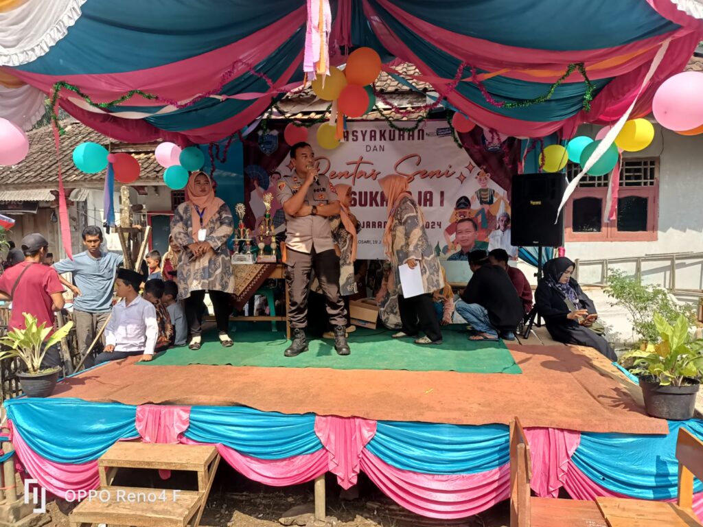 Polsek Pulosari Hadiri Kegiatan Tasyakuran dan Pentas Seni SDN I Sukaraja Tahun Pelajaran 2023/2024 7 WhatsApp Image 2024 06 19 at 23.05.34