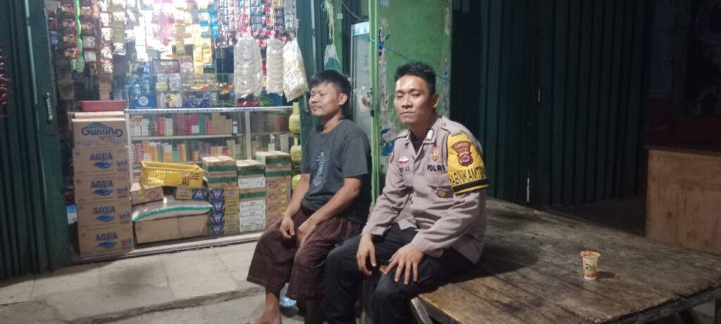 Polsek Cadasari Intensifkan Patroli Malam demi Keamanan Lingkungan 2 WhatsApp Image 2024 06 20 at 09.59.07