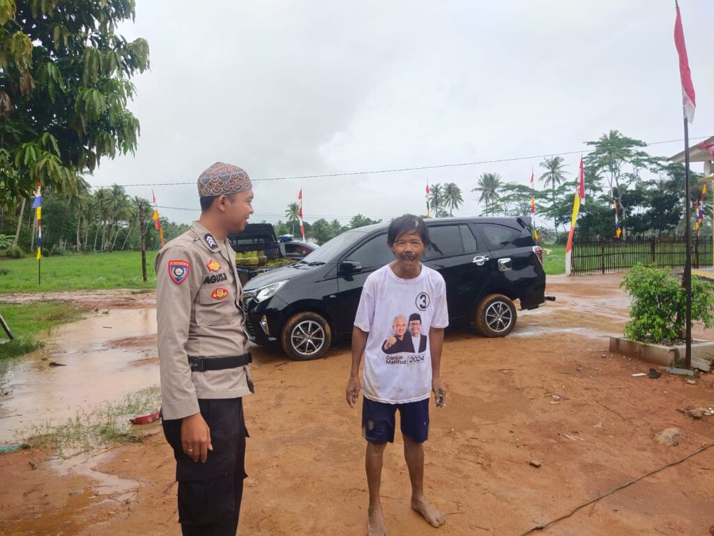Cegah Kriminalitas Bhabinkamtibmas Polsek Panimbang Laksanakan Patroli di Desa Binaan 5 WhatsApp Image 2024 06 20 at 16.46.40