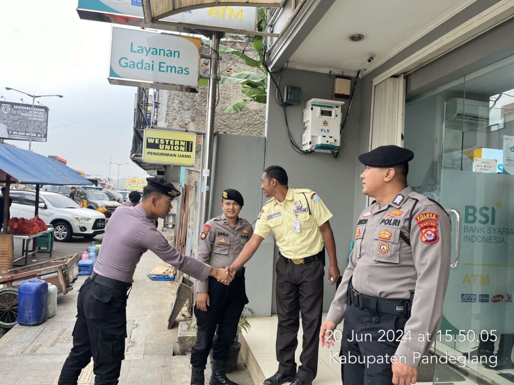 Ciptakan Kondusifitas Wilayah, Sat Samapta Polres Pandeglang Sambangi Obyek Vital dan Bertemu dengan Security 9 WhatsApp Image 2024 06 20 at 18.34.50