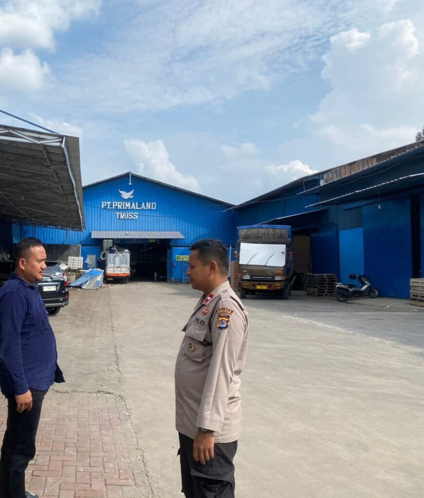 Kanit Binmas Polsek Cadasari Sambangi PT. MJP untuk Tingkatkan Keamanan dan Ketertiban 4 WhatsApp Image 2024 06 21 at 07.39.10