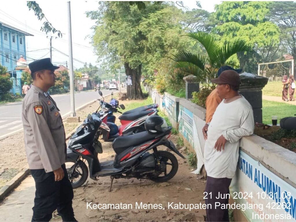 Polsek Menes Berikan Penyuluhan Lalulintas Kepada Ojeg, Banyak Pesan Yang Disampaikan 5 WhatsApp Image 2024 06 21 at 15.46.58