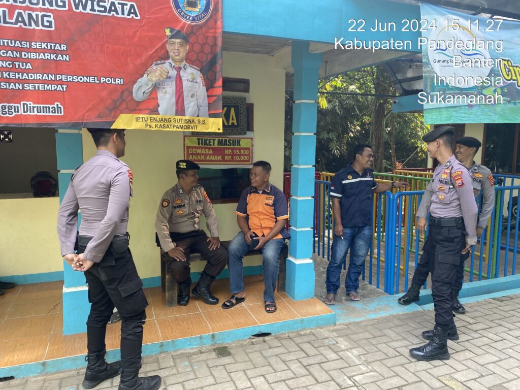 Sat Samapta Polres Pandeglang Gelar Patroli di Tempat Wisata pada Akhir Pekan 4 WhatsApp Image 2024 06 22 at 18.50.52