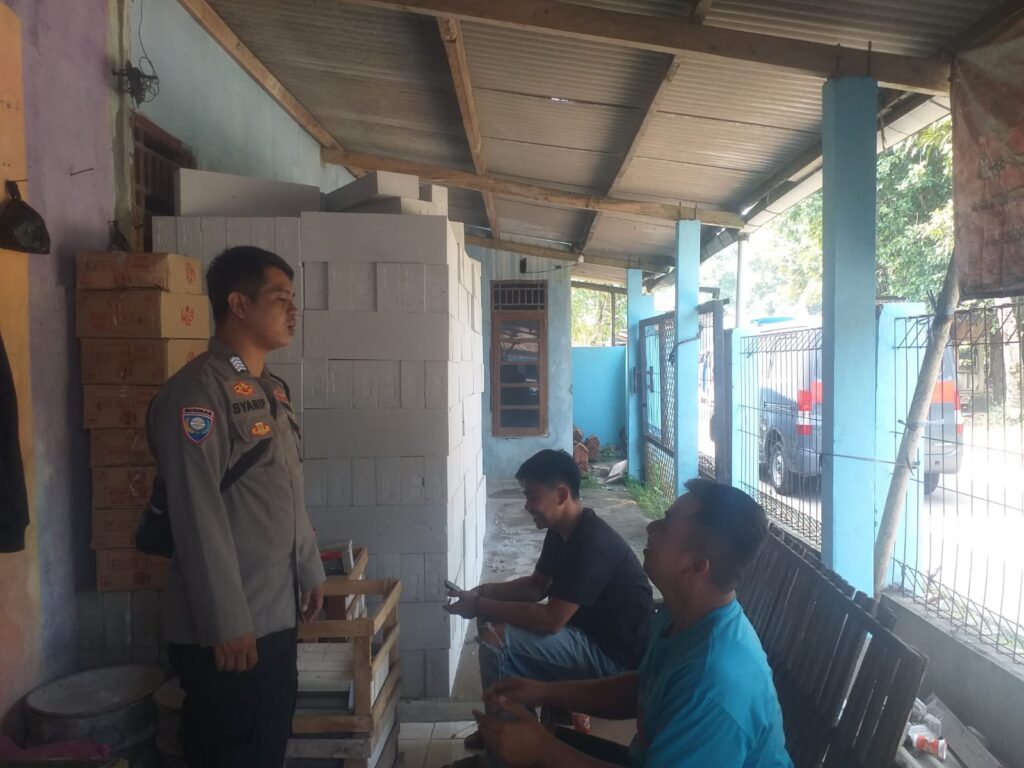Lewat Sambang, Polsek Menes Ajak Warga Wujudkan Kamtibmas Yang Kondusif 8 WhatsApp Image 2024 06 23 at 21.31.31