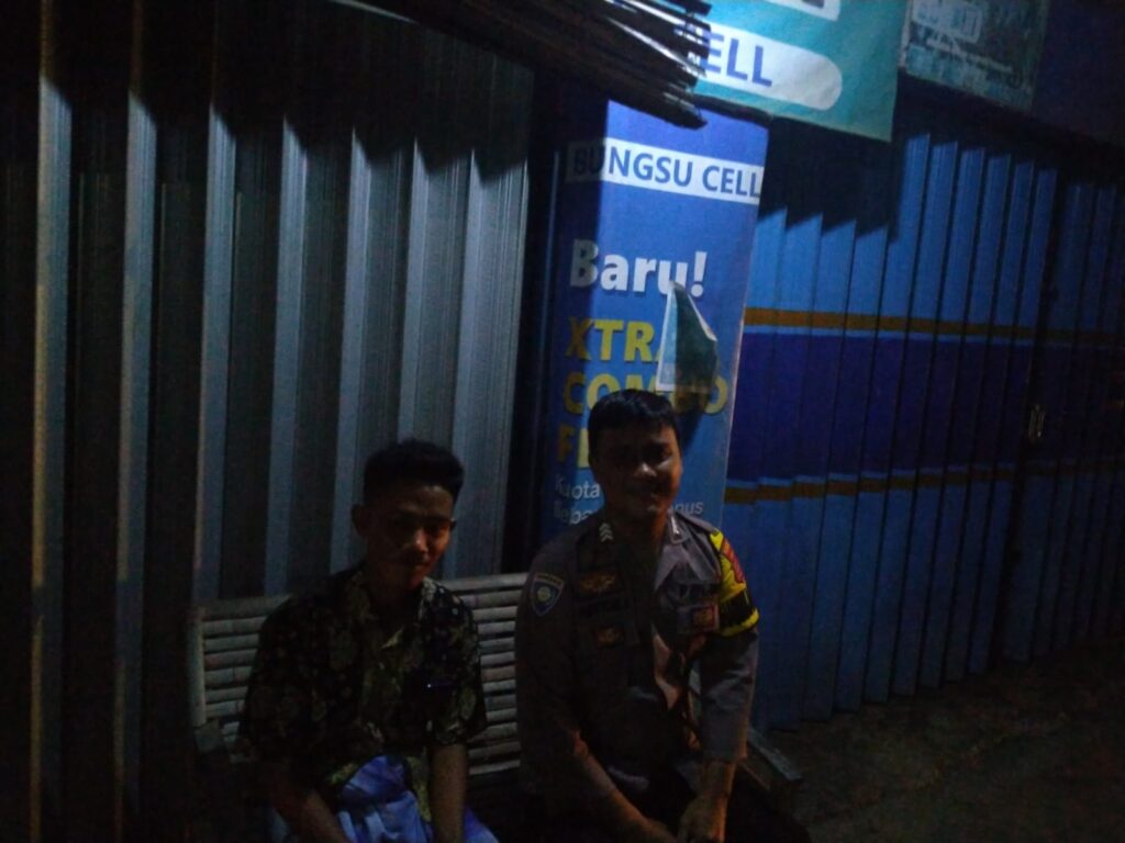 Bhabinkamtibmas Polsek Angsana Polres Pandeglang Brigadir Ruston Sambangi Masyarakat Desa Padaherang dan Berikan Pesan Kamtibmas 2 WhatsApp Image 2024 06 24 at 00.17.41