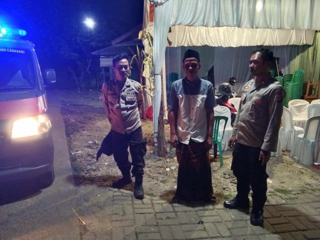 Patroli Polsek Cadasari Menyambangi Warga yang Sedang Menggelar Hajatan 9 WhatsApp Image 2024 06 24 at 09.25.06