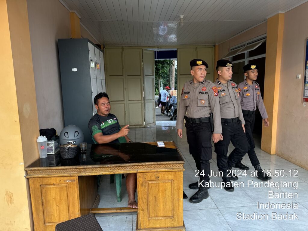 Sat Samapta Polres Pandeglang Sambangi Pengelola Stadion Badak, Sampaikan Pesan Kamtibmas 10 WhatsApp Image 2024 06 24 at 19.15.05