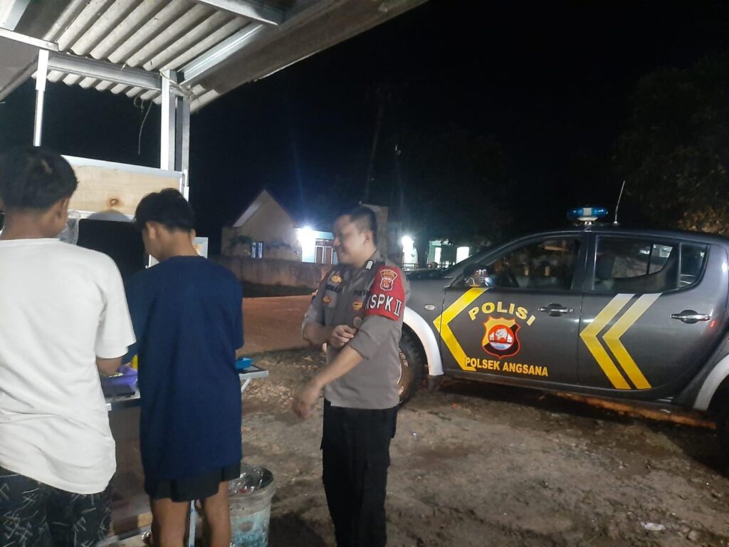 KASPK II Polsek Angsana Polres Pandeglang Pimpin Patroli Dialogis di Desa Angsana 1 WhatsApp Image 2024 06 26 at 05.31.09
