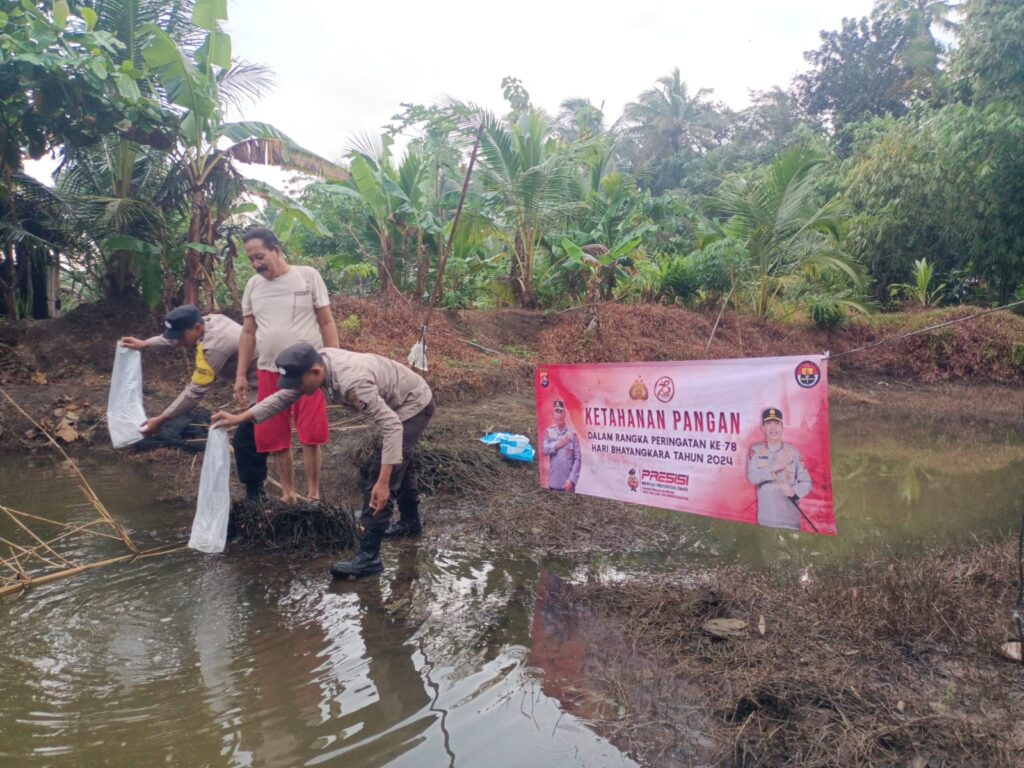 Kegiatan Ketahanan Pangan dalam Rangka Peringatan ke-78 Hari Bhayangkara di Polsek Cikeusik 4 WhatsApp Image 2024 06 26 at 11.15.50