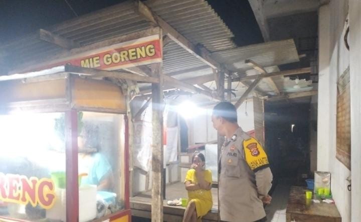 Bhabinkamtibmas Polsek Angsana Polres Pandeglang Laksanakan Patroli Dialogis di Desa Sumurlaban 6 WhatsApp Image 2024 07 13 at 19.35.57