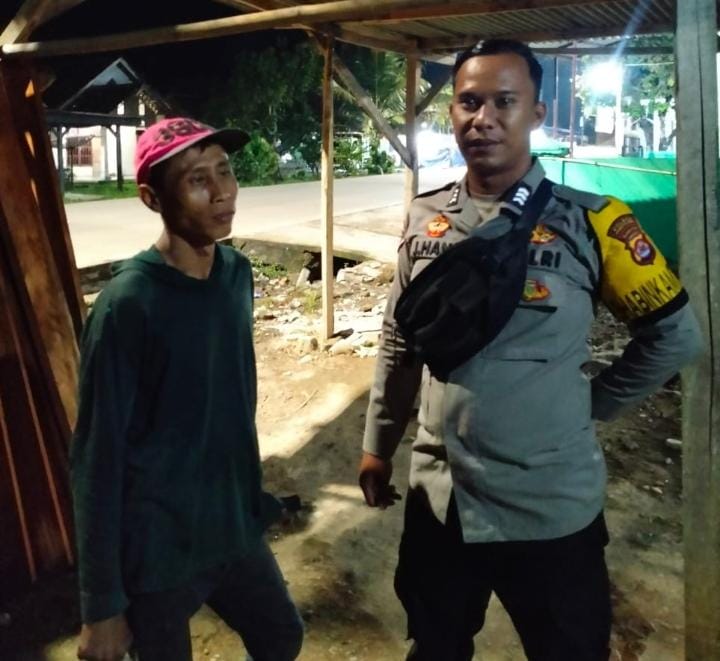 Bhabinkamtibmas Polsek Angsana Polres Pandeglang Laksanakan Patroli Dialogis di Desa Angsana 2 WhatsApp Image 2024 07 13 at 19.36.09