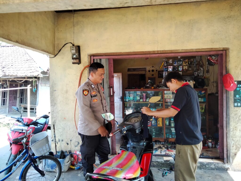 Polsek Patia Polres Pandeglang Tingkatkan Patroli KRYD untuk Situasi Kamtibmas yang Aman 6 WhatsApp Image 2024 07 13 at 21.41.06