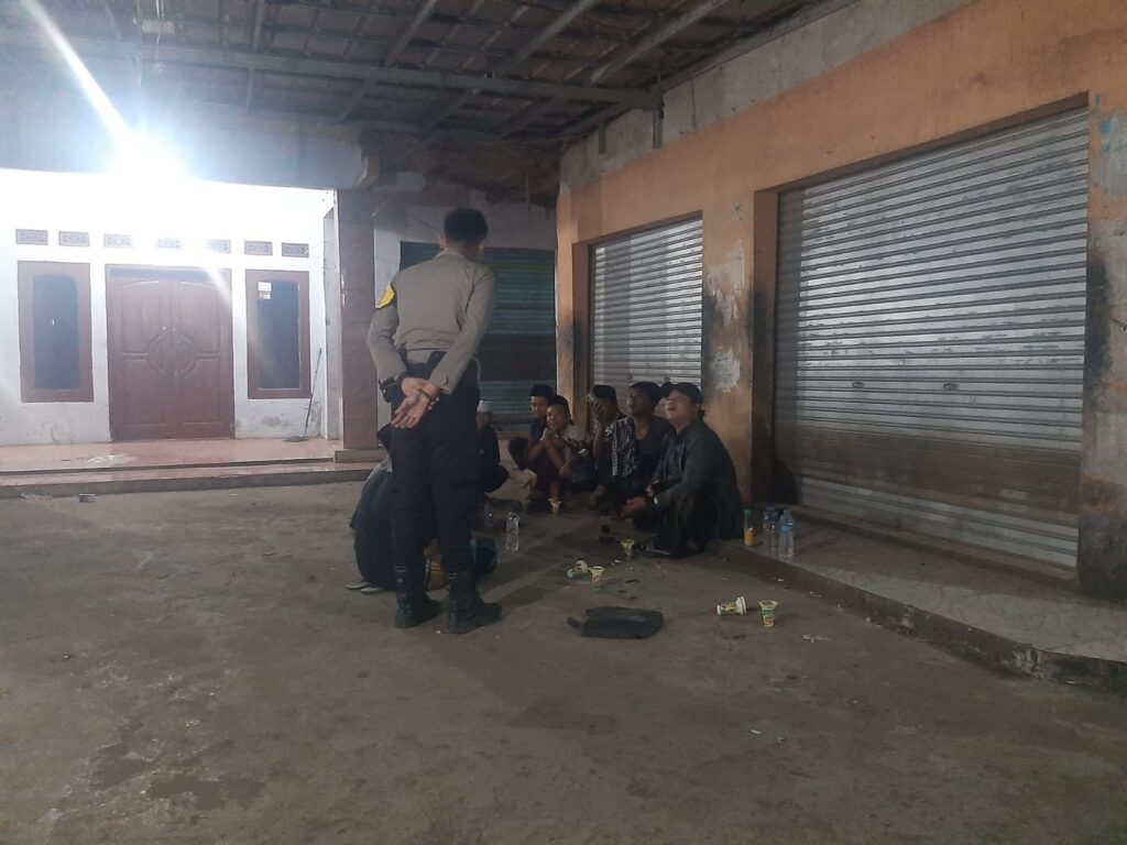 Bhabinkamtibmas Polsek Cadasari Desa Tanagara Melaksanakan Sambang kepada Pemuda 5 WhatsApp Image 2024 07 14 at 09.57.44