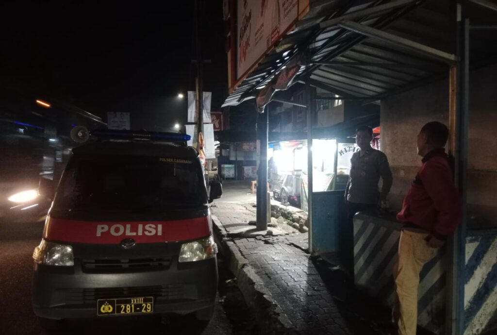 Patroli Polsek Cadasari Lakukan Siaga di Pertigaan Cigadung Antisipasi Balapan Liar 8 WhatsApp Image 2024 07 15 at 08.56.58