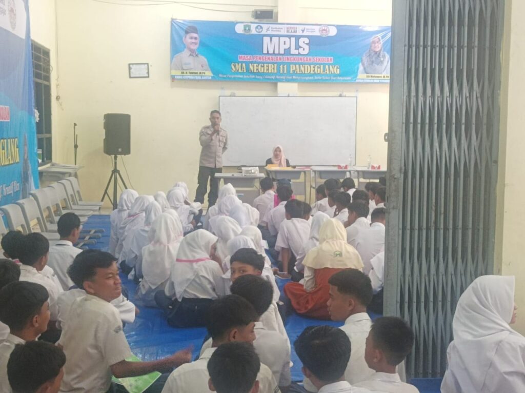 Polsek Cikedal Lakukan Himbauan Kepada Siswa SMAN 11 Pandeglang Tentang Kenakalan Remaja 7 WhatsApp Image 2024 07 16 at 00.20.33