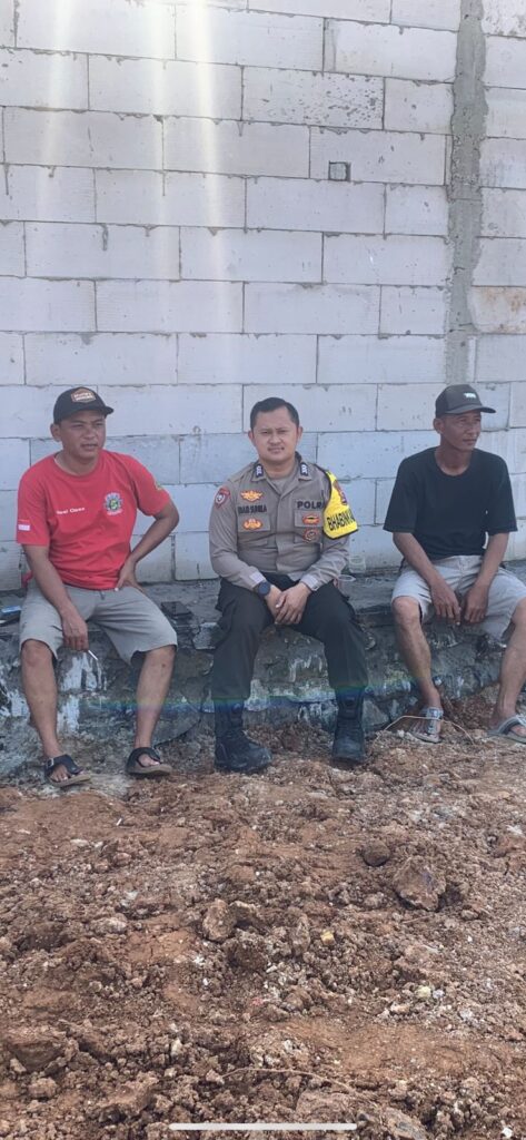 Bhabinkamtibmas Polsek Panimbang Desa Mekarjaya Laksanakan Sambang di Kampung Paojan 10 WhatsApp Image 2024 07 16 at 01.07.06