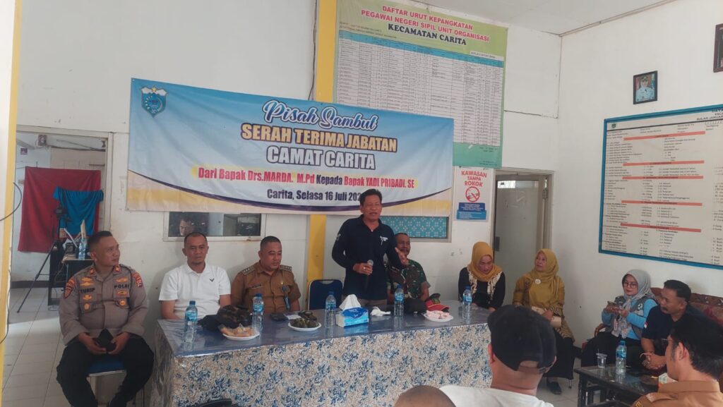 Kapolsek Carita Iptu Turip Hadiri Serah Terima Jabatan Camat Carita 5 WhatsApp Image 2024 07 16 at 22.59.46