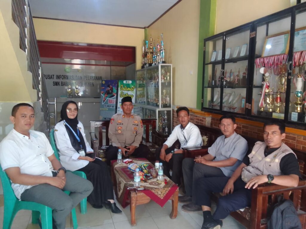 Kapolsek Menes Sambangi SMK Babunnajah Cegah Aksi Tawuran Antar Sekolah 5 WhatsApp Image 2024 07 18 at 19.14.20