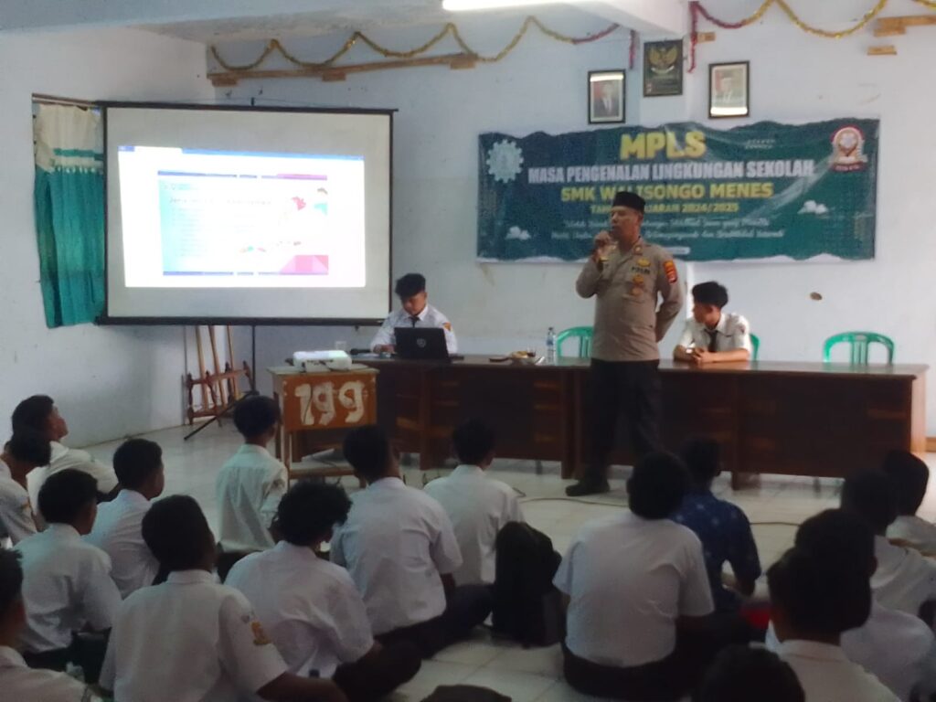 Polsek Menes Lakukan Sosialisasi Kenakalan Remaja dan Penyalahgunaan Narkoba di SMK Walisongo Menes 6 WhatsApp Image 2024 07 18 at 19.19.34