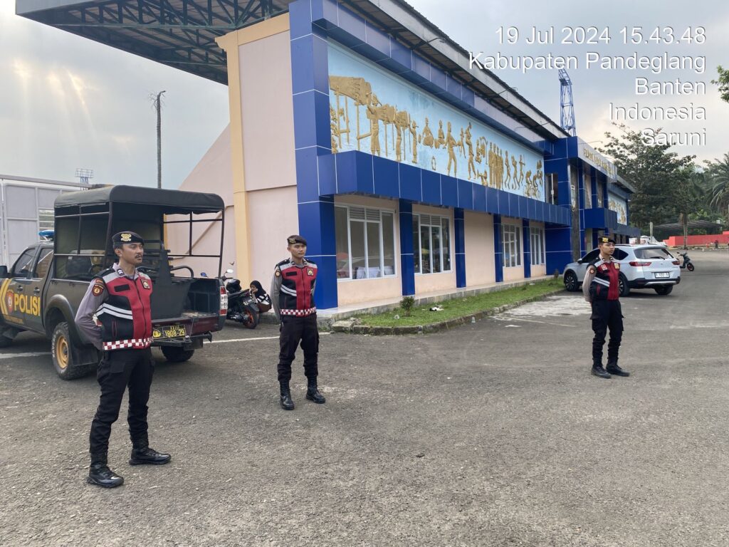 Sat Samapta Polres Pandeglang Gelar Patroli Siang di Stadion Badak Pandeglang 1 WhatsApp Image 2024 07 19 at 17.59.04