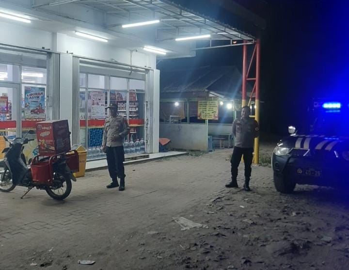 Anggota Piket Polsek Angsana Polres Pandeglang Bripka Hendra Laksanakan Patroli Dialogis di Desa Angsana 5 WhatsApp Image 2024 07 19 at 19.35.38