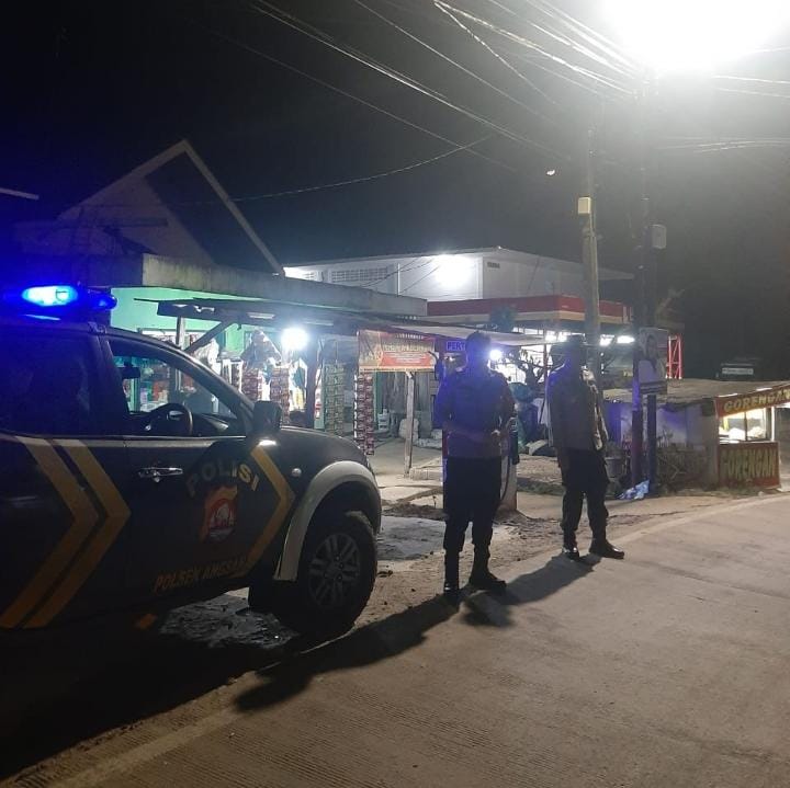 Cegah Gangguan Kamtibmas, Anggota Piket Polsek Angsana Polres Pandeglang Laksanakan Patroli Dialogis di Desa Sumurlaban 6 WhatsApp Image 2024 07 19 at 19.35.49