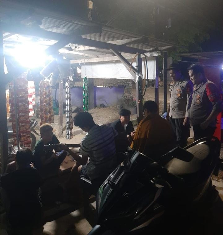 Sambangi Remaja Saat Patroli Dialogis, Anggota Piket Polsek Angsana Polres Pandeglang Sampaikan Tentang Bahaya Narkoba 7 WhatsApp Image 2024 07 19 at 19.36.00