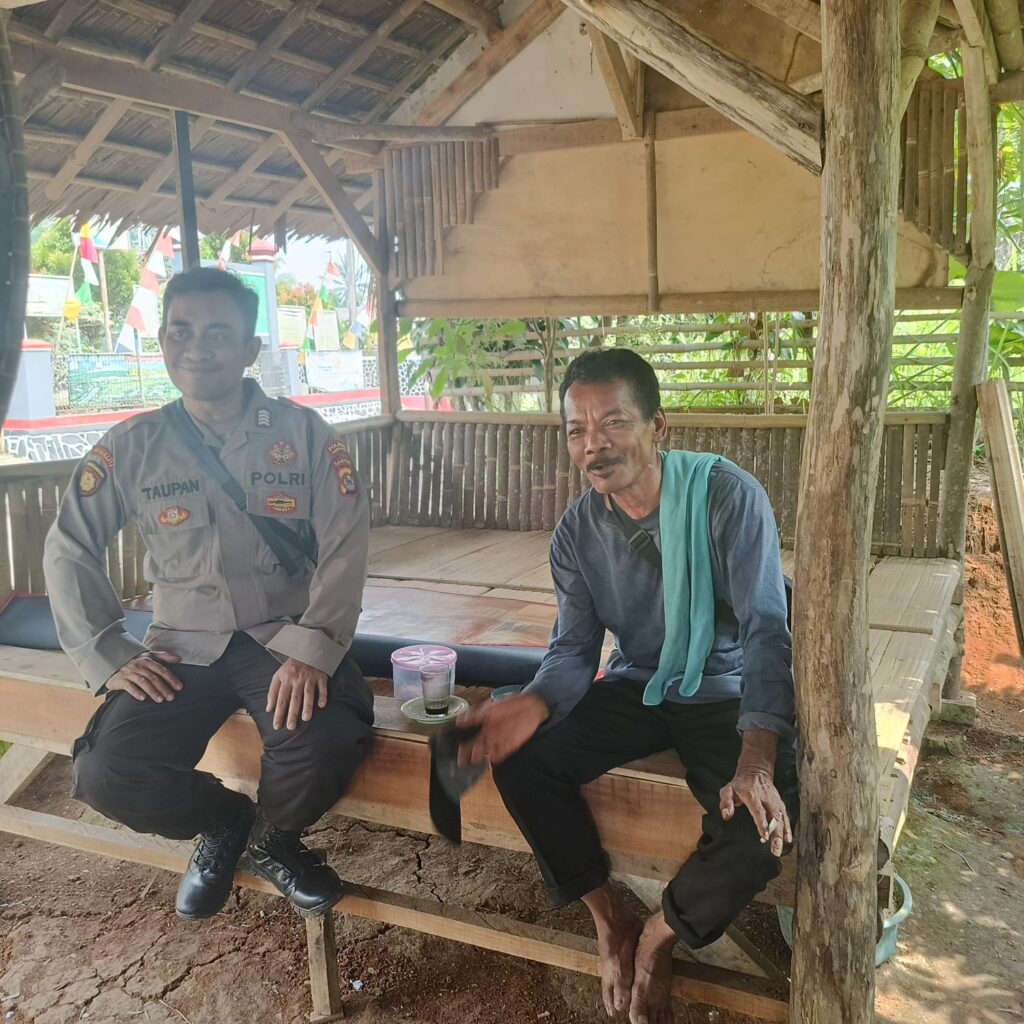 Polsek Picung Gelar Patroli Dialogis Jaga Kamtibmas 8 WhatsApp Image 2024 07 20 at 21.03.06