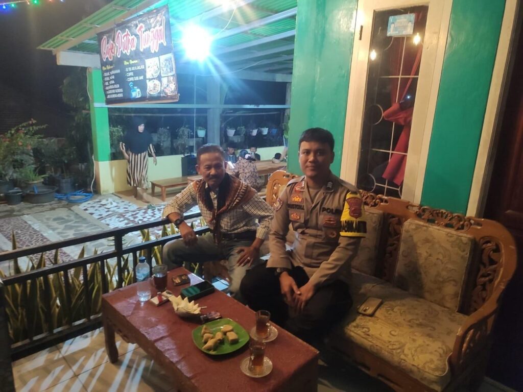 Bhabinkamtibmas Polsek Angsana Polres Pandeglang Kunjungi Rumah Camat Angsana 8 WhatsApp Image 2024 07 20 at 23.06.49