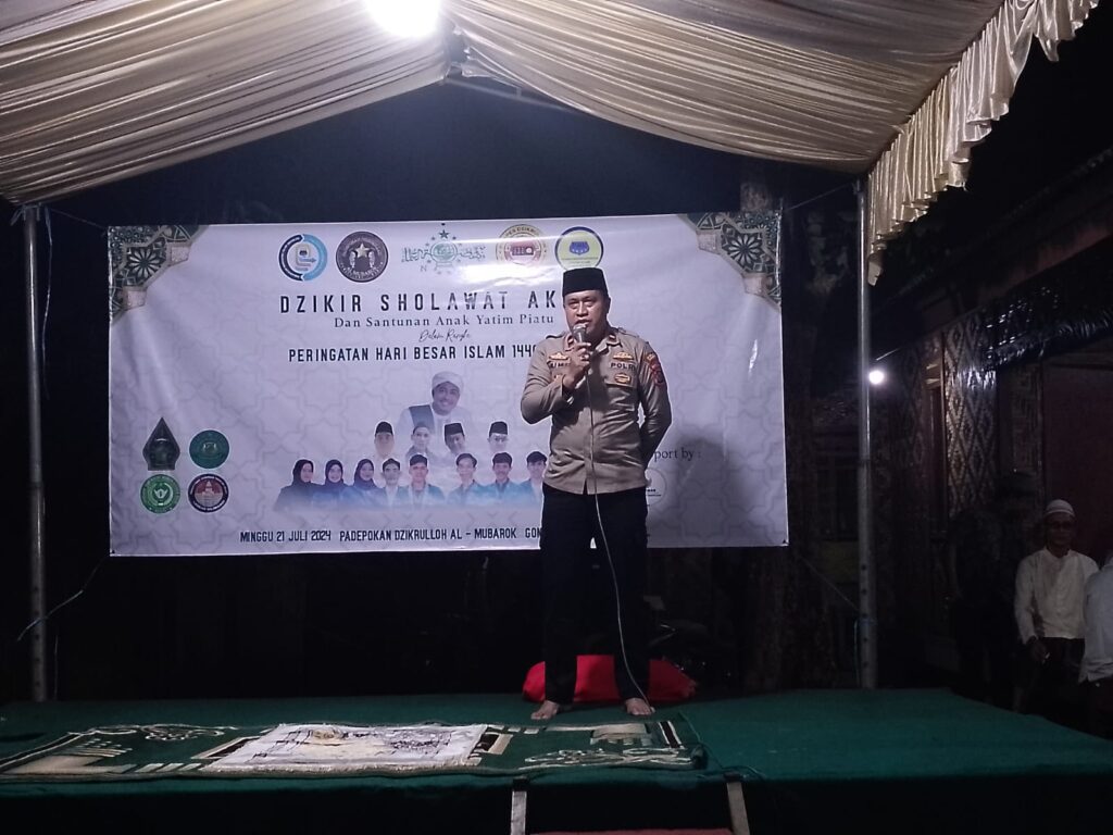 Polsek Cikedal Hadiri Kegiatan Dzikir Shalawat Akbar dan Santunan Anak Yatim Piatu di Kp Gonggong Desa Cipicung 10 WhatsApp Image 2024 07 22 at 00.57.36