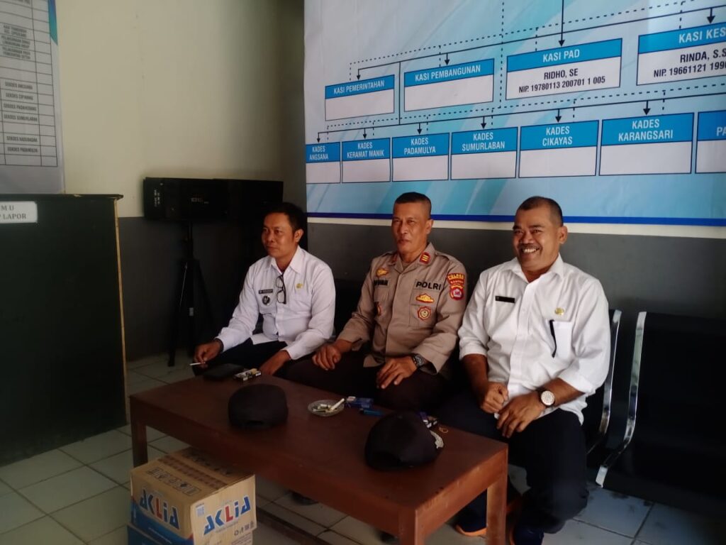 Kapolsek Angsana Koordinasi dengan Ketua Forum Ikades Kec. Angsana untuk Antisipasi Kebakaran 9 WhatsApp Image 2024 07 25 at 05.35.35