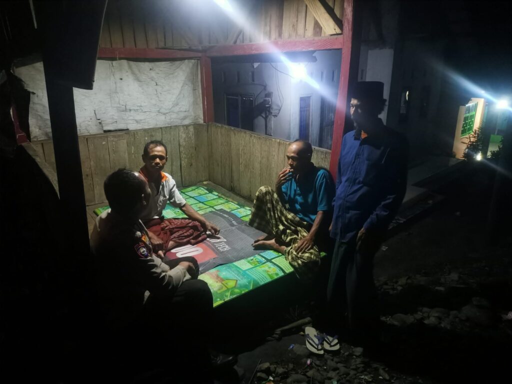 Bhabinkamtibmas Polsek Pulosari Sambangi Masyarakat Desa Koranji, Mengajak untuk Turut Serta dalam Menjaga Kamtibmas 7 WhatsApp Image 2024 07 27 at 01.01.09
