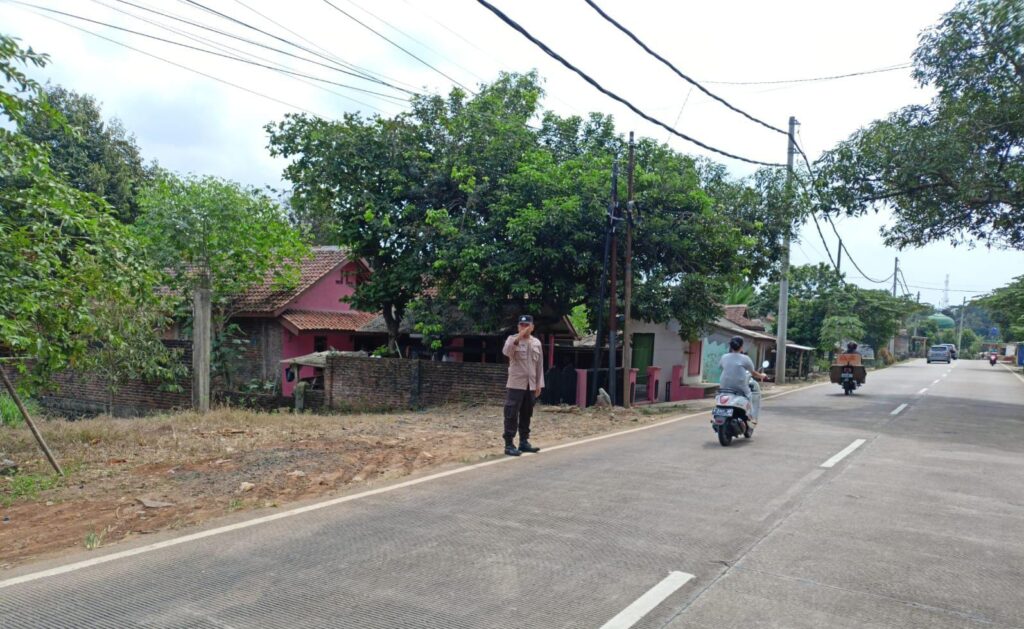 Polsek Bojong Polres Pandeglang Menggelar Pengaturan Lalu Lintas di Wilayah Hukum Polsek Bojong 9 WhatsApp Image 2024 07 28 at 17.36.12