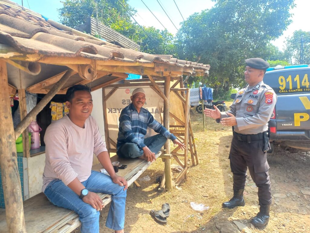 Polsek Picung Patroli Sambangi Tokoh Masyarakat dalam Menjaga Harkamtibmas 9 WhatsApp Image 2024 07 28 at 20.12.23
