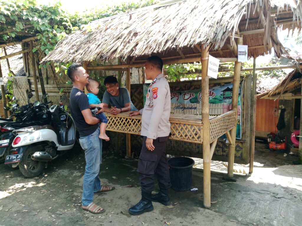 Bhabinkamtibmas Polsek Cikedal Menggelar DDS di Desa Binaan 8 WhatsApp Image 2024 07 28 at 22.24.47