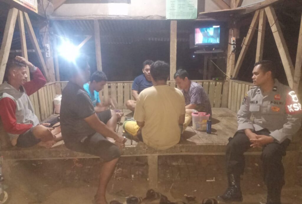 Demi Tingkatkan Siaga Desa Binaan, Polsek Menes Kontrol Pos Ronda 10 WhatsApp Image 2024 07 29 at 15.51.25