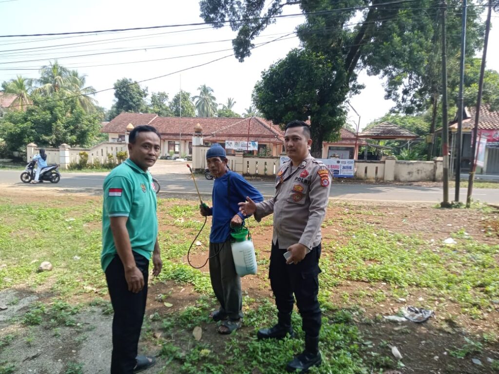 Antisipasi Gangguan Kamtibmas, Personil Polsek Jiput Laksanakan Patroli 9 WhatsApp Image 2024 07 29 at 21.12.26