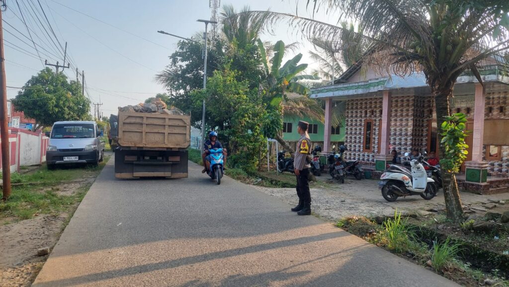 Cegah GKTM Personil Polsek Patia Laksanakan Strong Point Sore 7 WhatsApp Image 2024 07 29 at 21.28.10