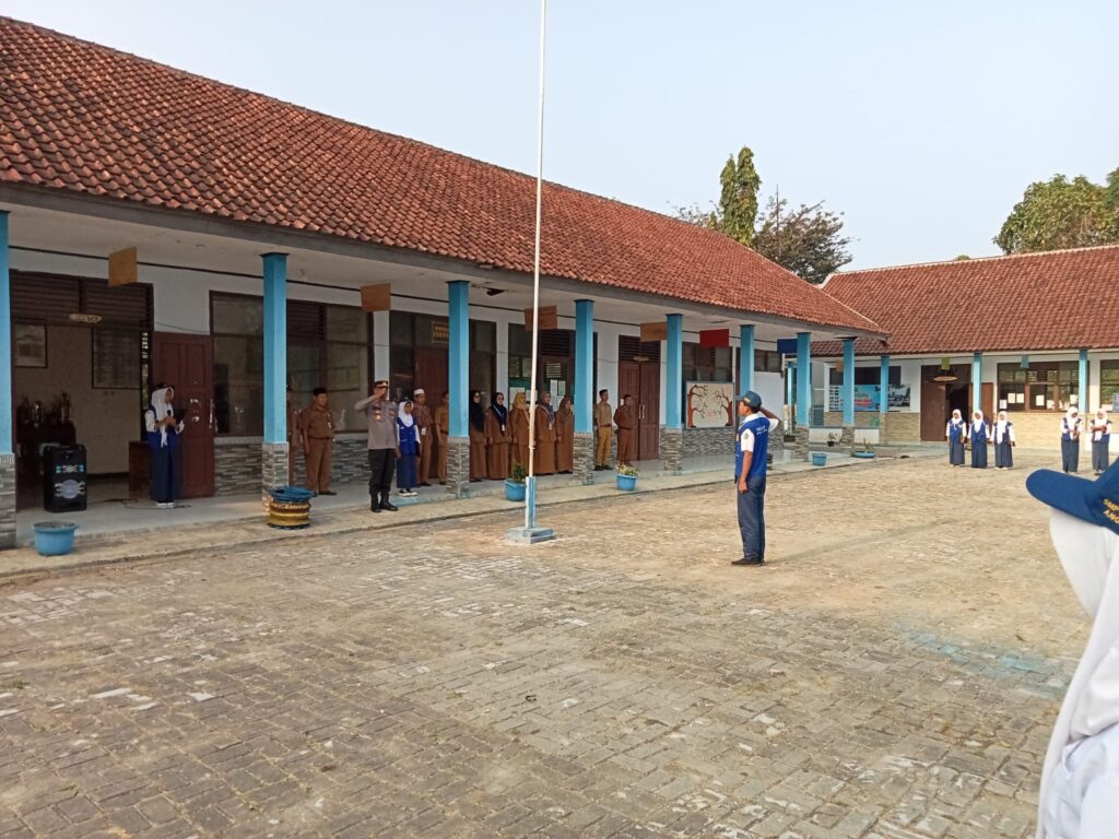 Jadi Pembina Upacara di SMPN 1 Angsana, Ini yang Disampaikan Kapolsek Angsana Polres Pandeglang AKP Eman Rahman 8 WhatsApp Image 2024 07 29 at 21.33.39